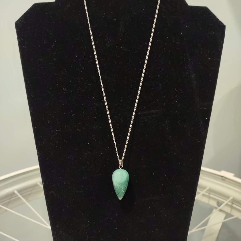 Jade color necklace - Picture 5 of 5
